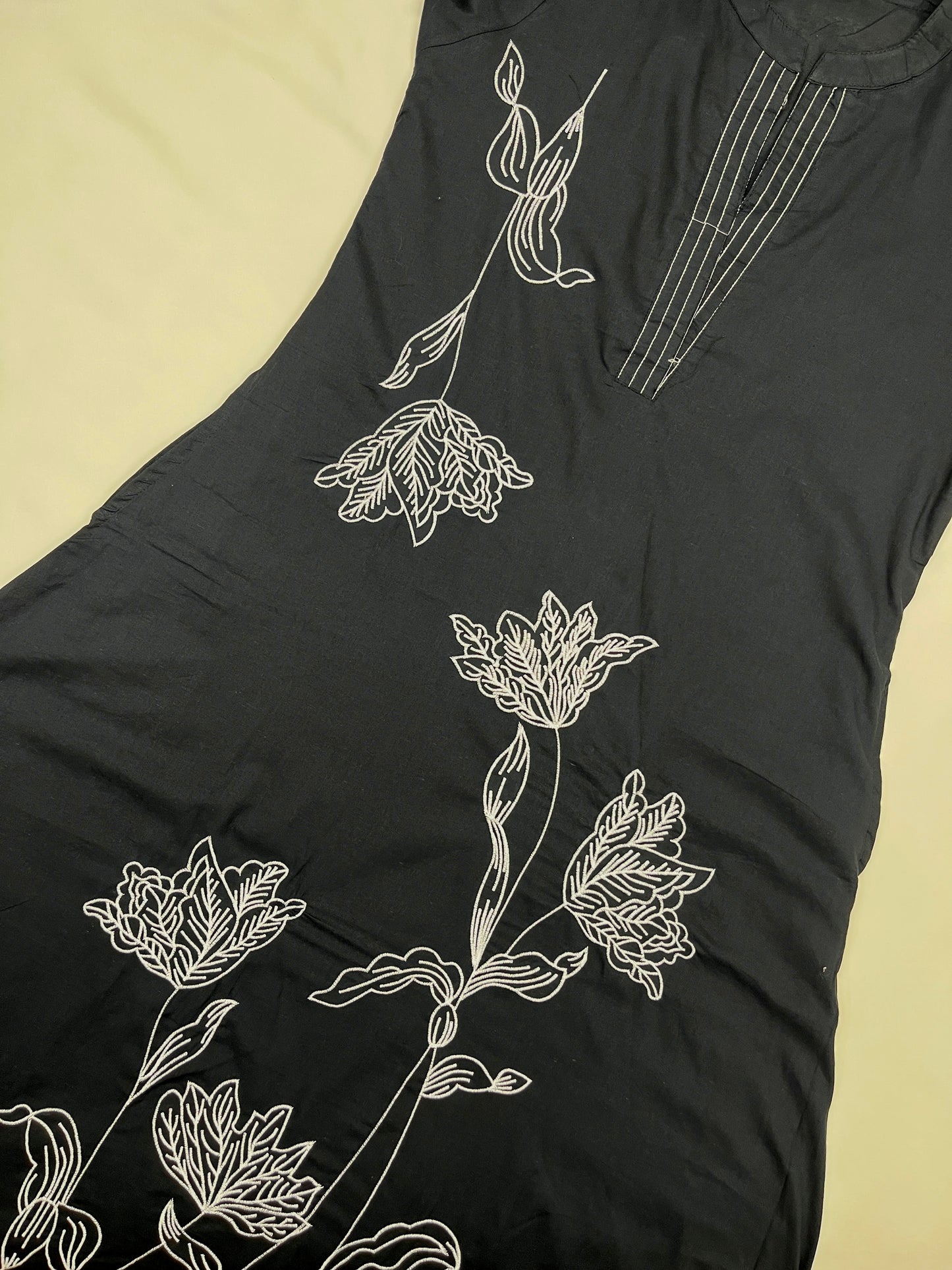 Black Floral Threadwork A-line Kurta Pant